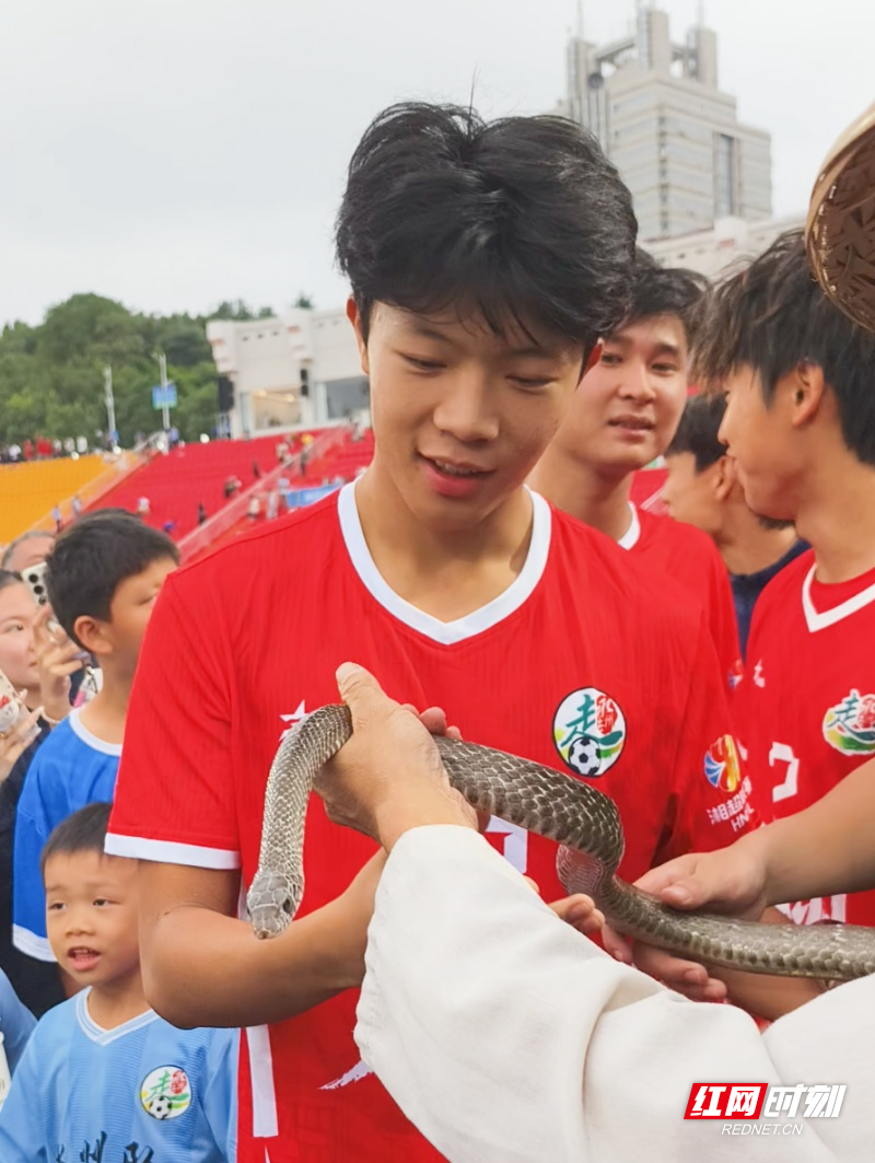 同样, 兑现了他的, redne 同样, 兑现了他的, redne