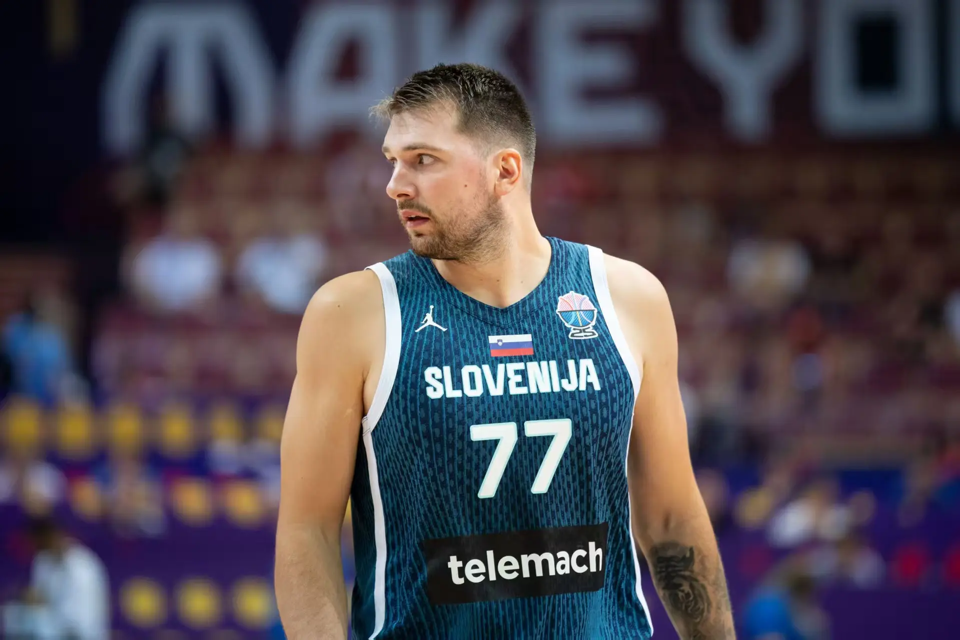 成球队的首 成球队的首